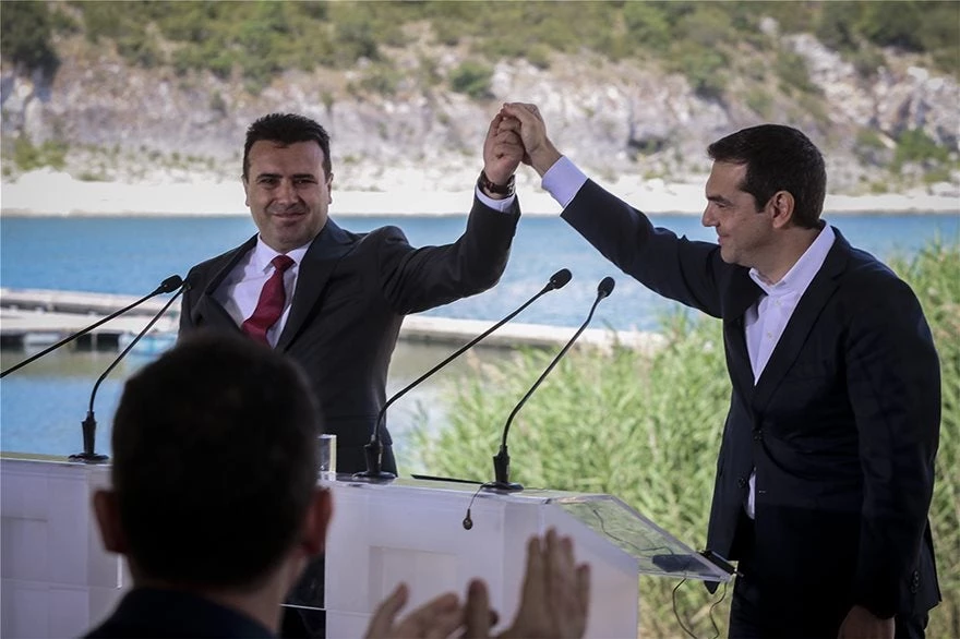 DW: Η ΕΕ προσπαθεί να κρατήσει ζωντανή τη «συμφωνία των Πρεσπών»